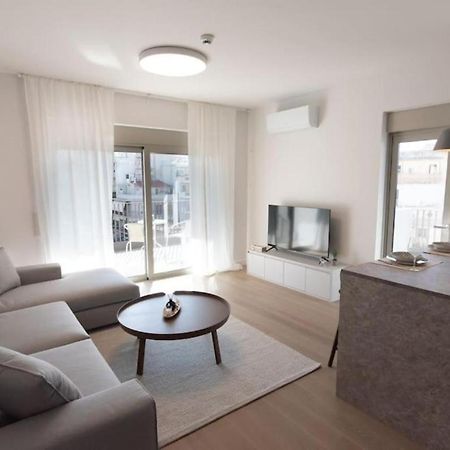 Bright Apartment In The New Building Aten Exteriör bild