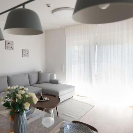 Bright Apartment In The New Building Aten Exteriör bild