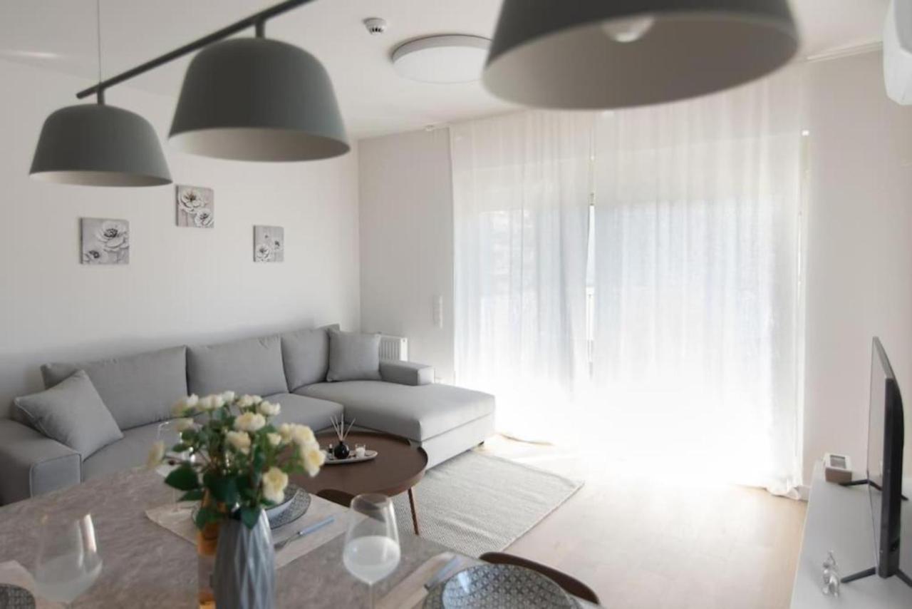Bright Apartment In The New Building Aten Exteriör bild